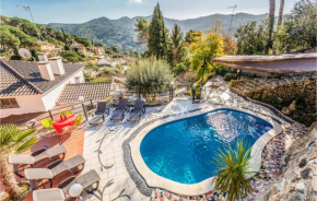 Beautiful apartment in Argentona with Outdoor swimming pool, WiFi and 3 Bedrooms